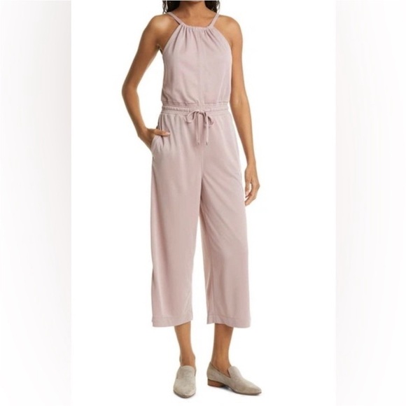 Club Monaco Elastic Waist Crop
Halter Neck Jumpsuit In Mauve - Picture 4 of 5